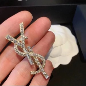 Brooches Designer Brand Men Letter Women Crystal Pearl Brooch Heart Geometric Circle Hollow Design Clothing Suit Pin Lovers Wedding Jewelry 20style