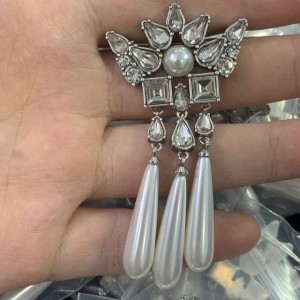 Women Simplicity Designer Brand Letter Pins Brooches Inlay Crystal Rhinestone Jewelry Brooch Charm Pearl Droplet Pendant Pin Marry Wedding Party Gift Accessorie