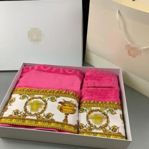 Luxury Designer Bath Towel Set Two Piece Letter Embroidery Four Color Coral Velvet Towel Shower Absorbent Wet Quick Drying Bath Towel Towel Small Square Towel