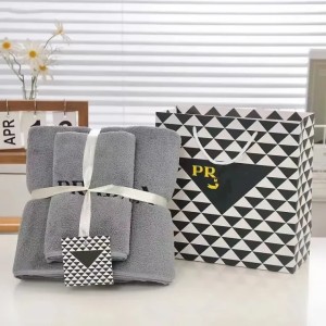 Designer bath towel set with classic letter logo embroidered towel, multi-color absorbent towel, pure cotton quick drying beach towel