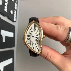 Wristwatches Medieval Creative Melting Twisted Watch Men's High Quality Genuine Leather Luxury Sapphire Glass