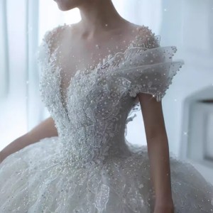 Buyers' PicksNew Princess Long Trial Wedding Dress High Quality French Luxurious Heavy Craft Lace Beading Short Sleeve Lace up Bridal Gown luxury wedding dress with pearls