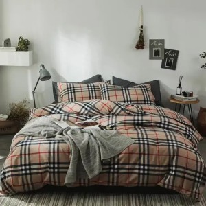 Designer bedding sets Classic Elegant stripes bedding bed sheet checkered 4pcs comforter set pillow cases luxury bedroom home decorations