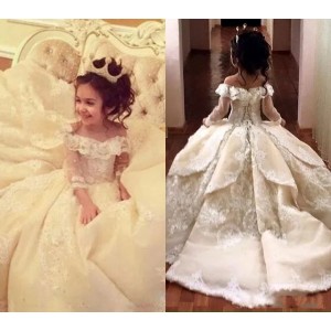 Vintage Lace Appliqued Pageant Dresses With Long Sleeves Ball Gown Flower Girl Dress Off Shoulder Sweep Train Kid First Communion Gowns