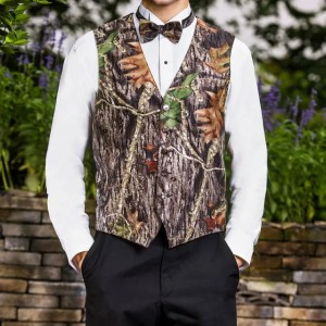 2021 Camo Groom Vests Groomman Attire Slim Fit Mens Suit Vest Prom Wear Wedding Dress Tailor Waistcoat Country Farm(Vest+Bow) (As pictures)