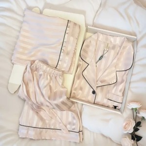 Fashionable home wear Striped Ice Silk Pajamas Highend Feel Wearable Luxury Threepiece Set Short Sleeve Womens Summer Homewear Y251016