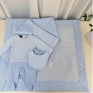 2025 TOP Kids Designer Romper Hat Bib Quilt Sleeping Bag Five-piece Set Baby Boy Girl Outdoor Crew Neck Cotton Clothes Top Newborn Children Sweater Jumpsuits Aa