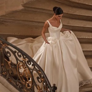 Luxury Ball Gown New Sleeveless Wedding Dress Sweetheart Sequins Appliques Pearls Princess Dresses Bridal Gowns Vestina De Novia Plus Size Customized (Size Size Guide)